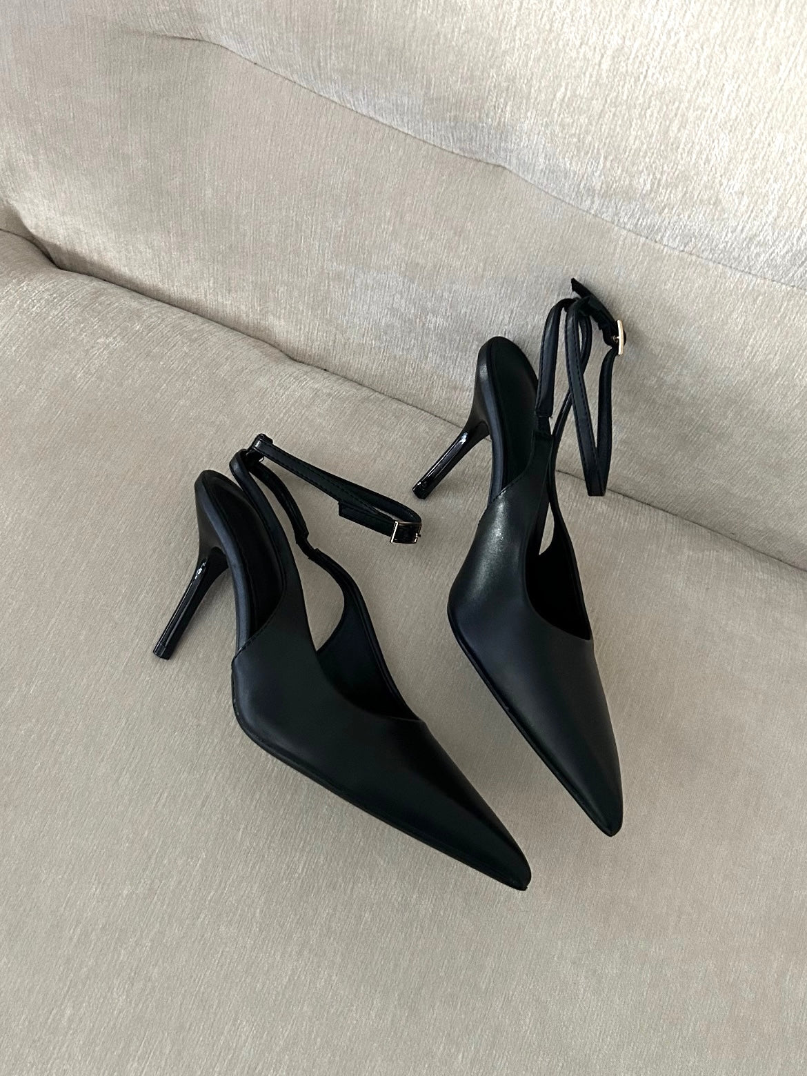 SCARPA CON TACCO E CINTURINO