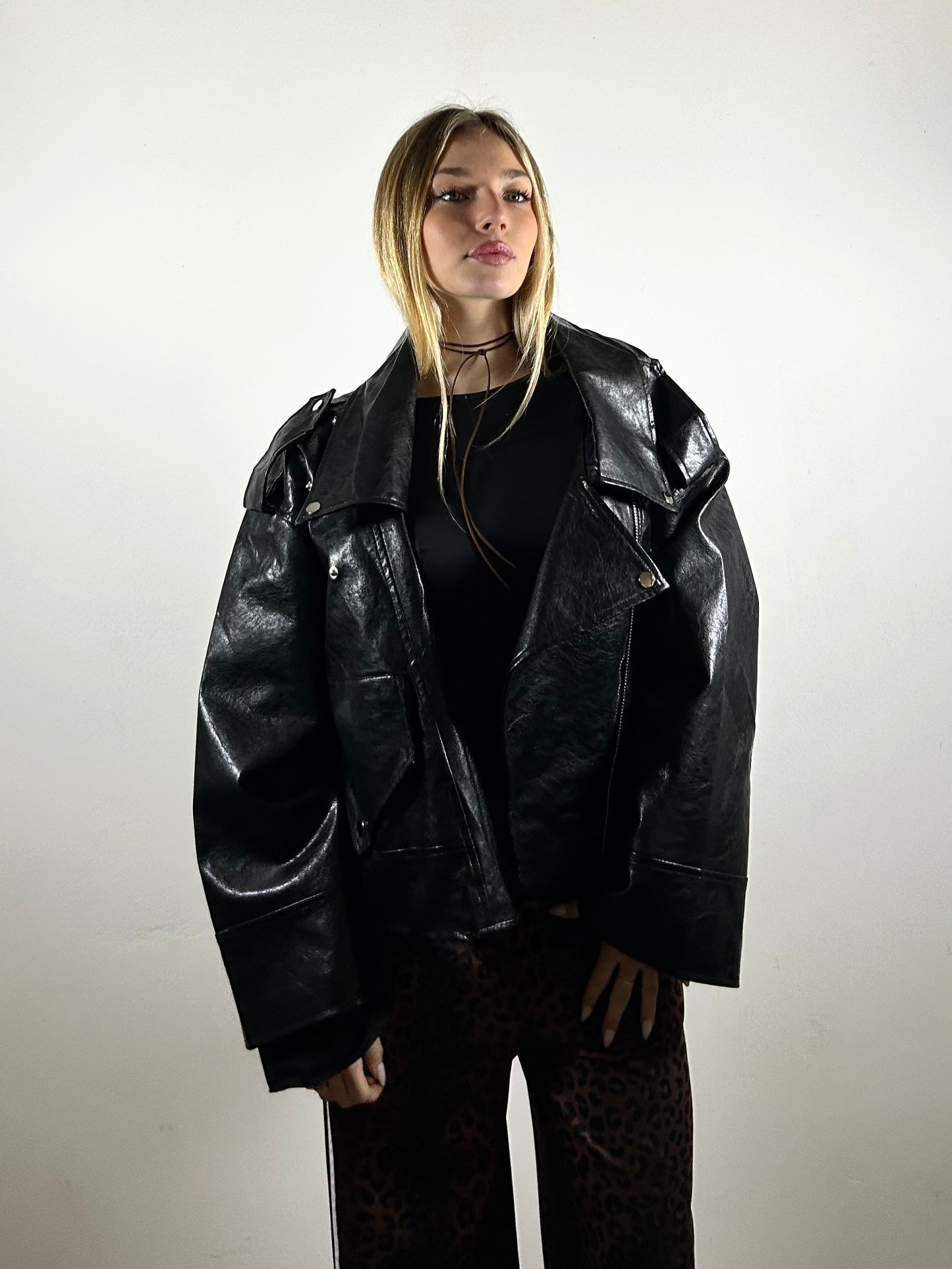 CHIODO OVERSIZE nero