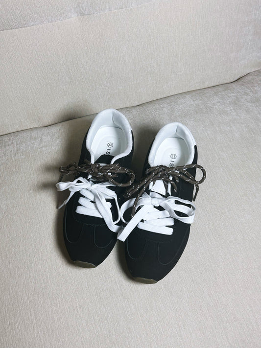SNEAKERS BLACK
